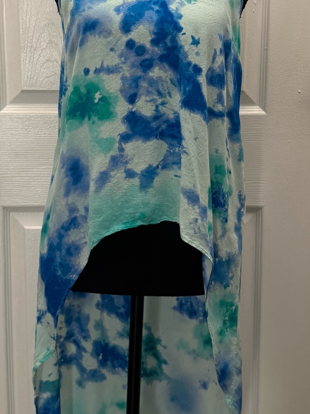 Forever 21 Blue and Aqua Tie-Dye High Low Tank Top